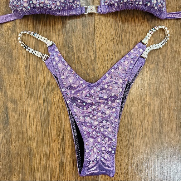 pastel purple competition bikini - Picture 4 of 4